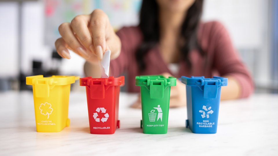 Polacy wierni recyklingowi, ale fala krytyki zniechęca