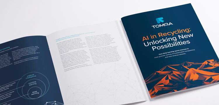 Nowy e-book TOMRA bada rolę AI w przekształcaniu globalnego przemysłu recyklingu.