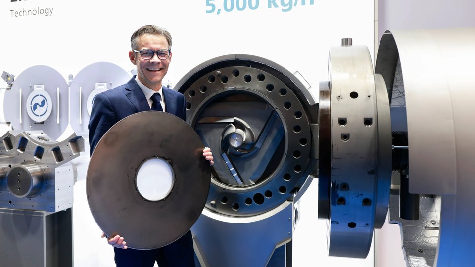 EREMA doubles laser filter screen area with LF 812 launch