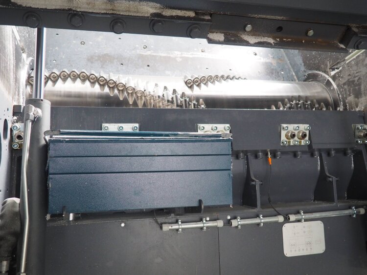 The powerful motor and the V-rotor arrangement mean that the machine always starts up, reducing downtimes and the unnecessary emptying of loads