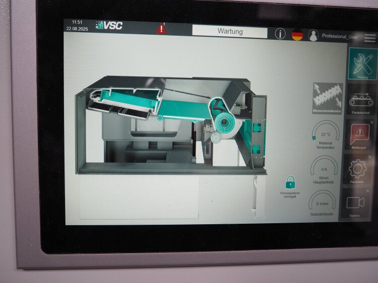 The shredder is equipped with the powerful Vecoplan Smart Center (VSC) digitalisation concept as standard.