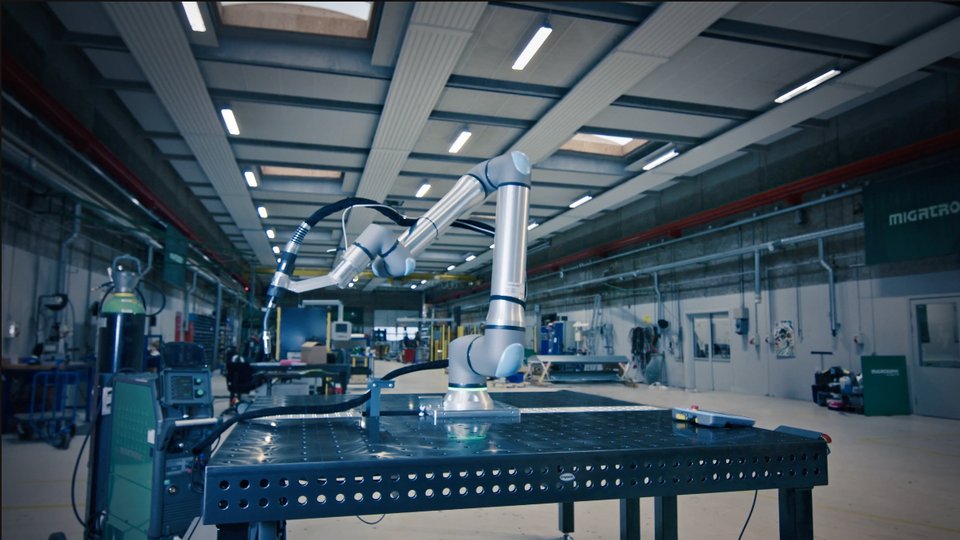 Badanie Universal Robots wskazuje na rosnącą akceptację automatyzacji