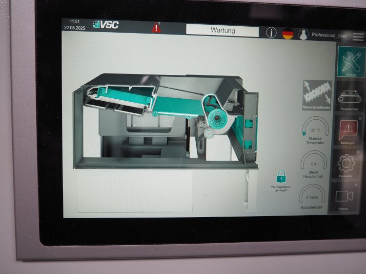 The shredder comes standard with the powerful Vecoplan Smart Center (VSC) digital system.