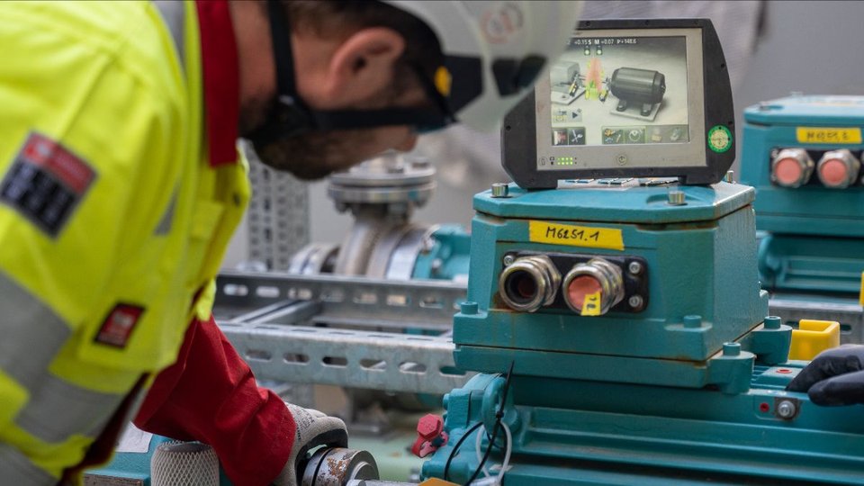 Mammoet launches Industrial Solutions for European installations