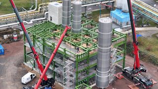 Mammoet wspiera nowy zakł