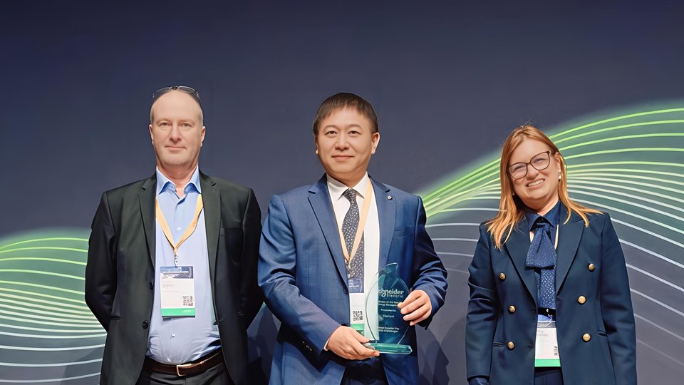 Clariant recognized by Schneider Electric for flame retardant innovation