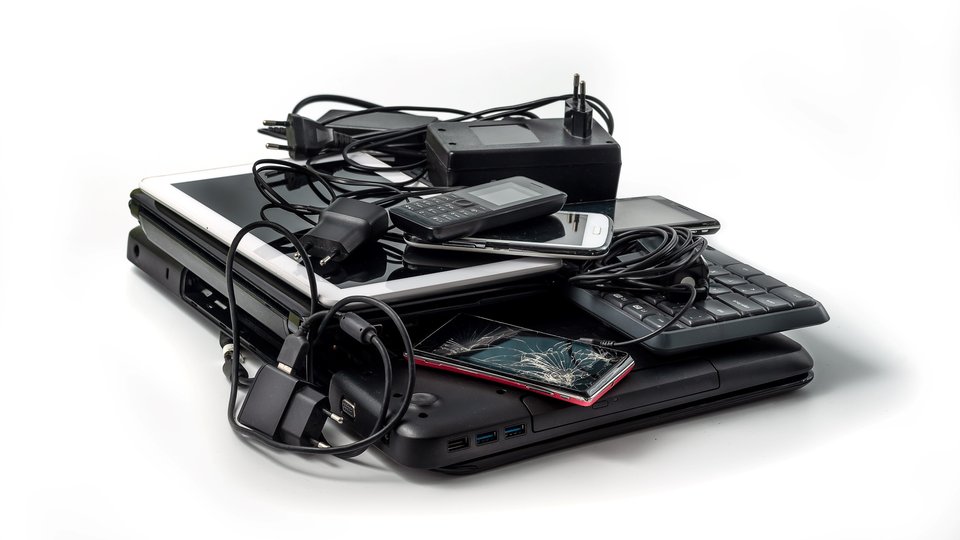 ELIX Polymers develops NIR-detectable deep black ABS and PC/ABS