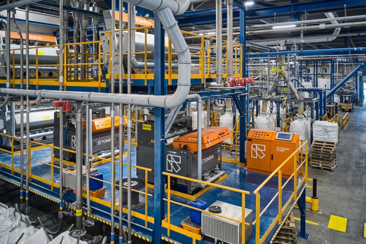 Cirrec (Faerch Group) invested in a new line featuring TOMRA Recycling’s INNOSORT™ FLAKE and AUTOSORT™ FLAKE.