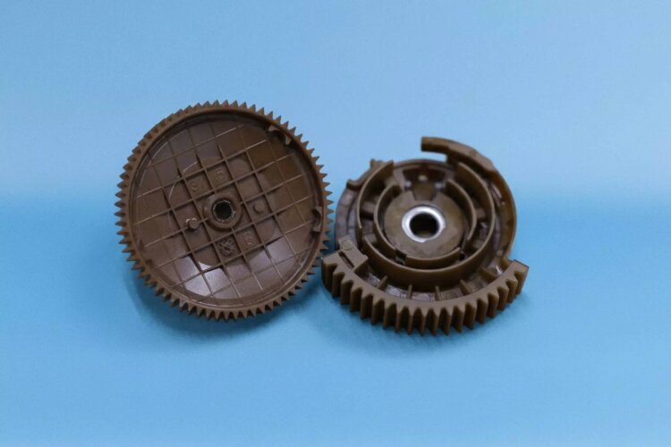 The award-winning thin wall actuator gear is produced through precision injection molding using Envalior’s high-performance Stanyl PA46 resin.