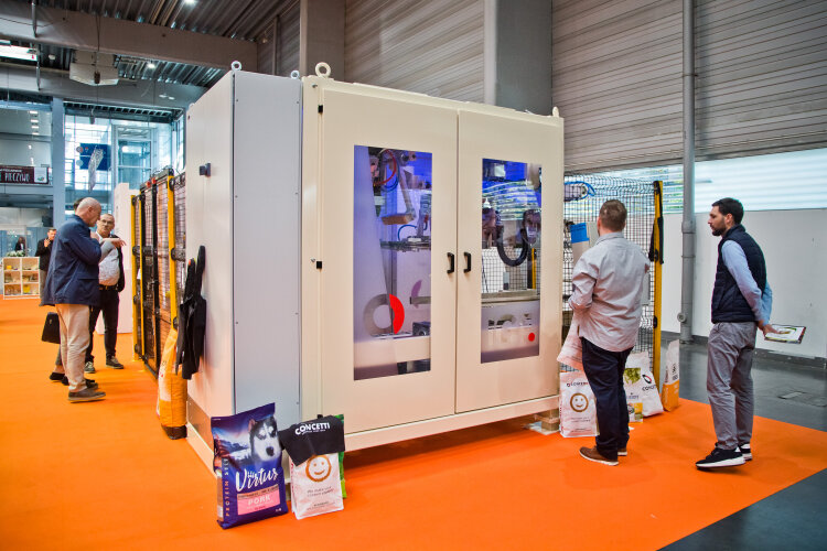 Display of packaging and labeling technologies at Taropak