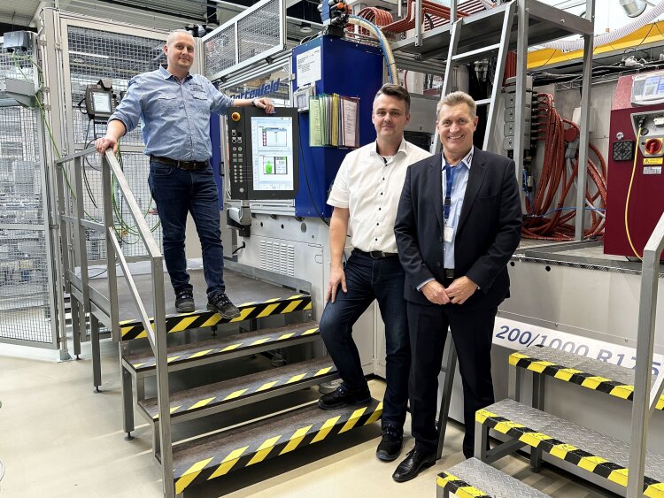 Working together for maximum efficiency: Pavel Bohuněk and Marek Hejl from Swoboda CZ and Michal Slaba from Wittmann Battenfeld CZ