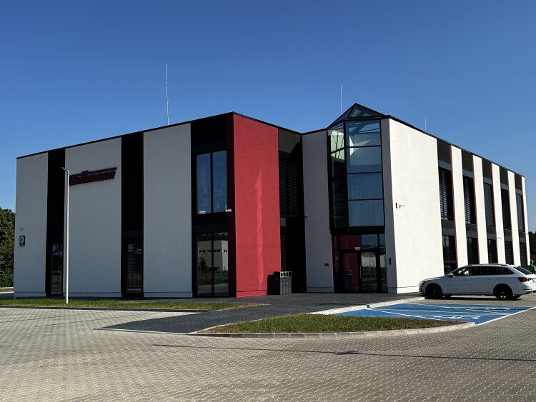 Nowa siedziba Wittmann Battenfeld Polska w Krze Dużym