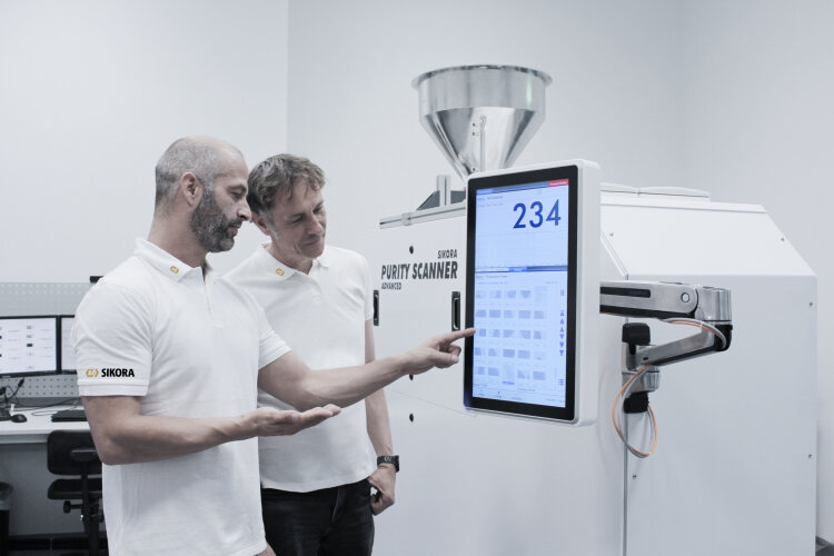 Purity Scanner Advanced is designed for inspection and sorting of plastic pellets.