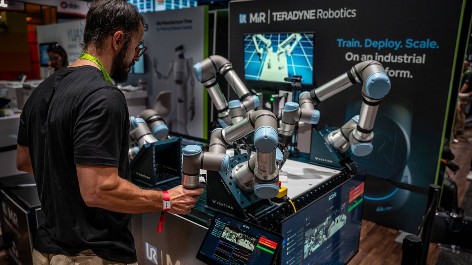 Universal Robots advances Physical AI with the UR AI Trainer system