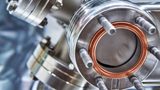 Mineral fillers for light FKM seals without carbon black