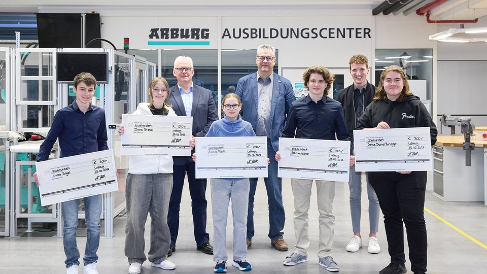 Supporting young MINT talent - Arburg honours young talent from regional schools