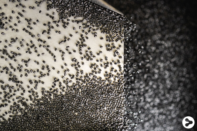 Applications of high modulus Xecarb composites in lightweight structures