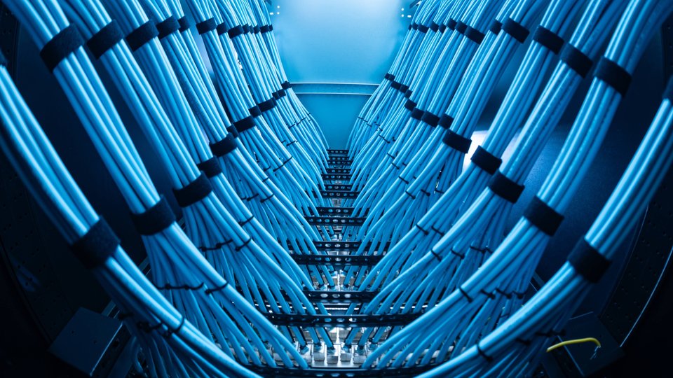  Avient tackles the challenges associated with AI-powered data centres