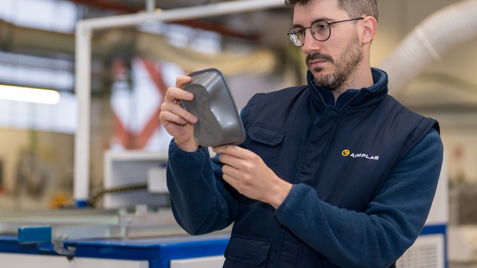 ReLoop integrates meal dispensing and packaging returns