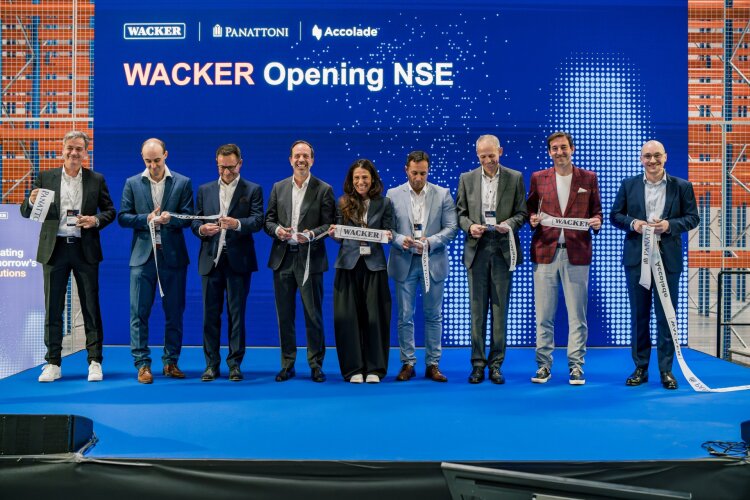 Opening of the new silicone production site in Karlovy Vary, from left: Head of Operations Silicones at Wacker Thomas Frey, Commercial Director at Panattoni Jiří Zita, Operations Manager at Wacker Karlovy Vary Robert Smutný, Wacker Executive Board member