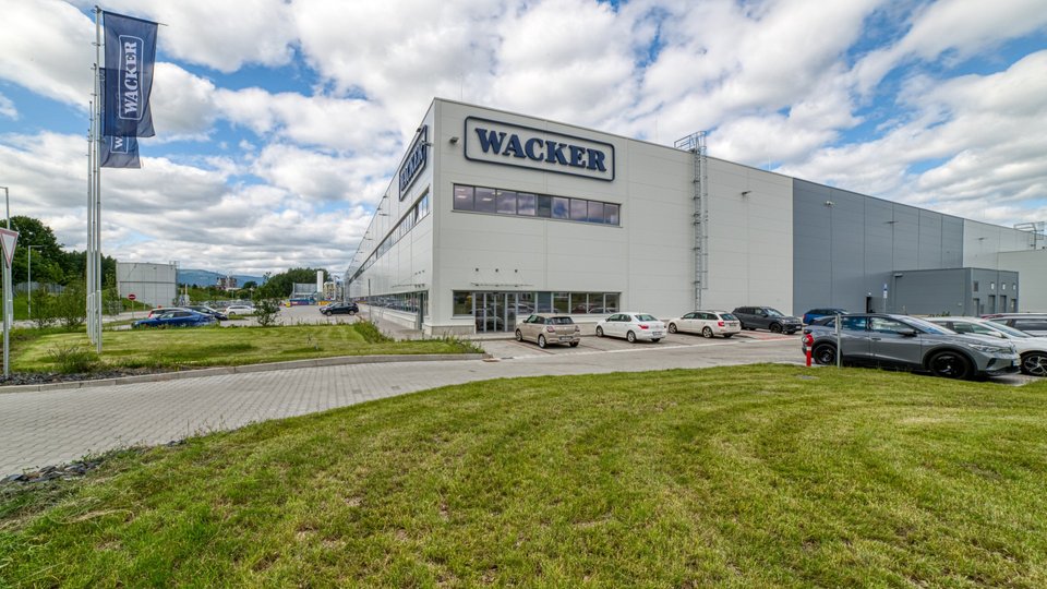 Wacker opens new production site for specialty silicones