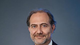 Jürgen Rietschle obejmuje