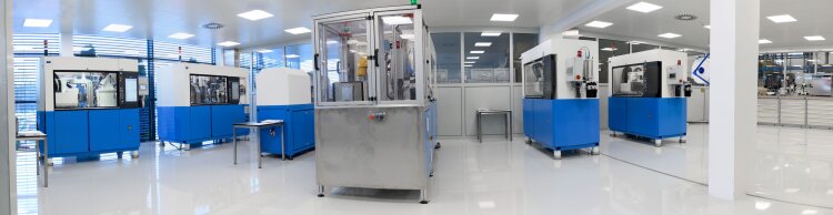 At starlim, MicroPower is the standard equipment in silicone micro injection molding. Photos: Starlim Spritzguss GmbH