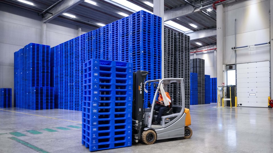 The role of pooling in supply chain infrastructure