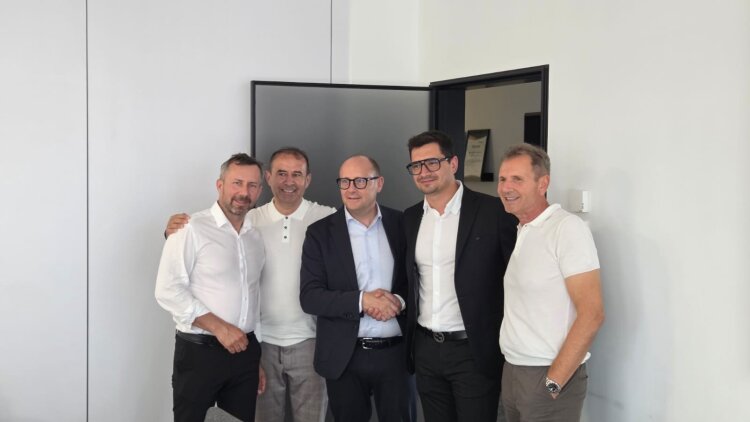 Kronos Polymer and Aliplast’s Chief Executive Officer, Michele Petrone (centre), with the founders of Kronos Polymer and Aliplast’s Purchasing Director, Roberto Rupolo (first on the right).