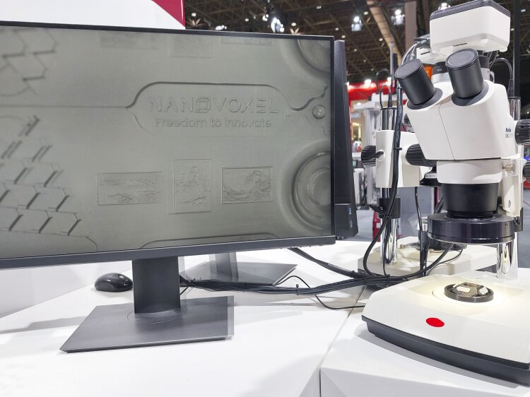 The lab-on-a-chip sample contains nano-scale structures achieved through the use of 3D-printed mold inserts.