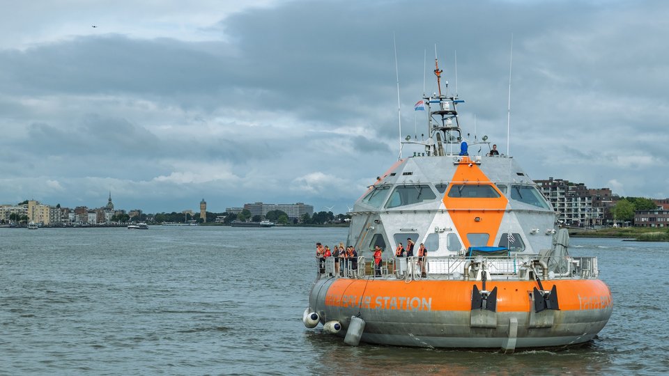 Neste fuels Tara Polar Station Arctic expedition