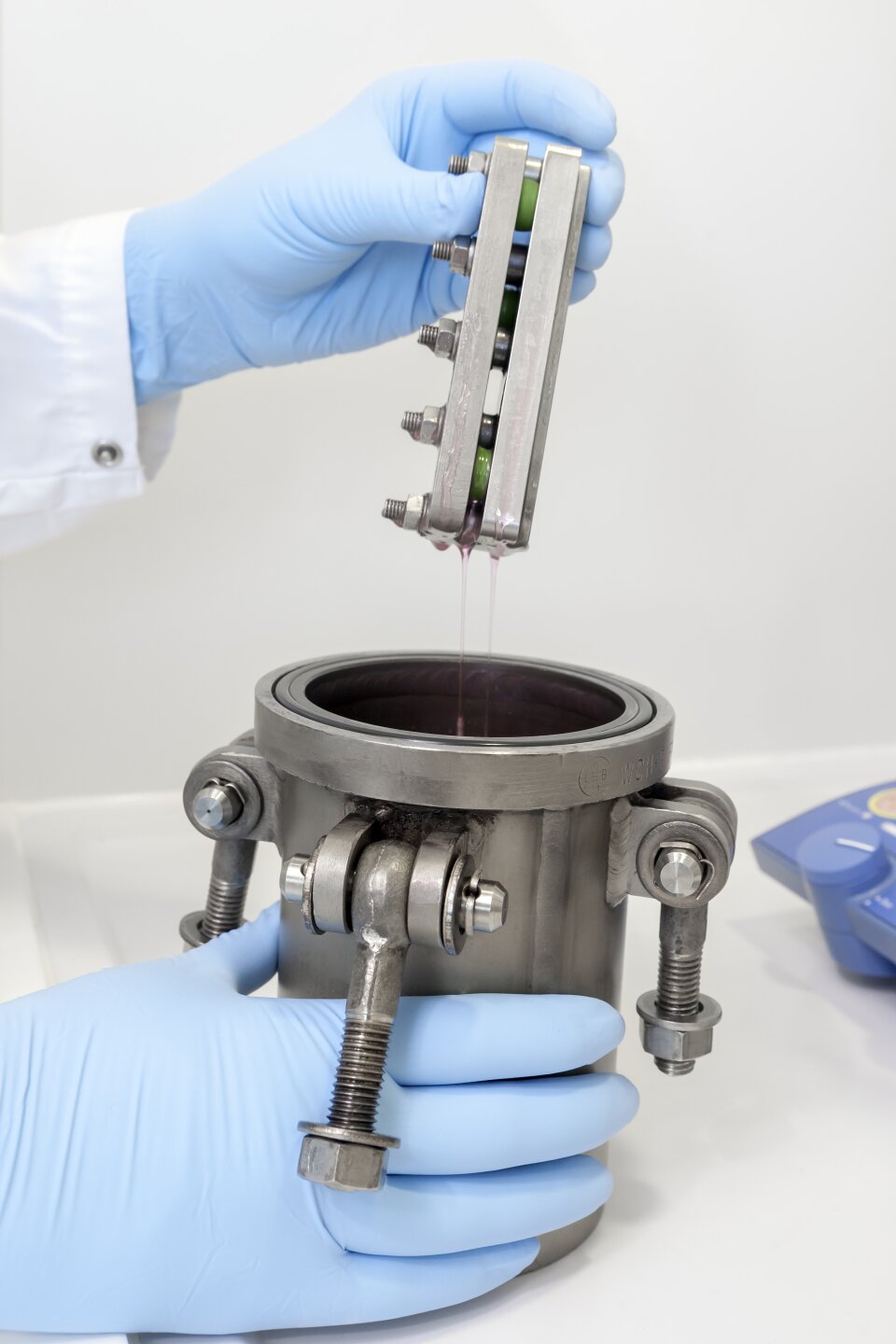 Zbliżenie testu Elastosil LR 3822 w glikolu