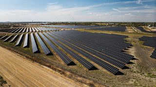 MOL uruchamia farmę PV i 