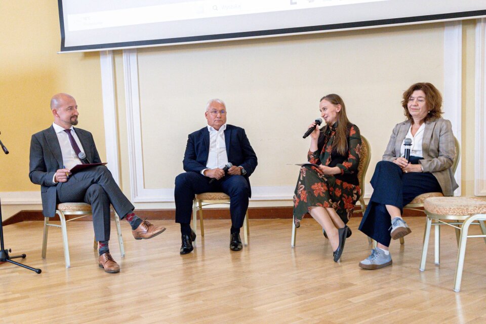Panel ekspertów podczas konferencji Modern Packaging 2026