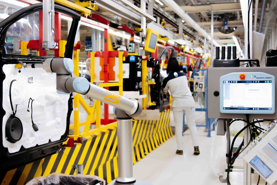 Robotyzacja procesów produkcyjnych w zakładzie Stellantis we Włoszech