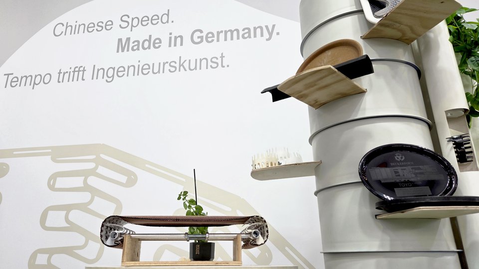 Deckerform na Fakuma: gdy tempo rozwoju staje się przewagą konkurencyjną
