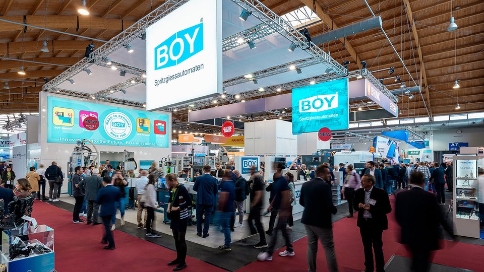 BOY zaprezentował kompaktowe systemy wtryskowe na Fakuma 2026