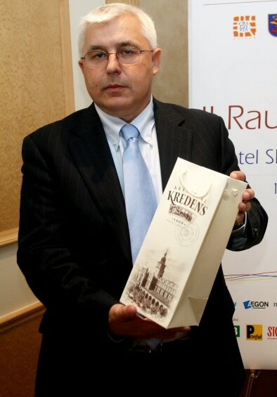 Rozmowa z Andrzejem Zdebskim, prezesem Krakchemii