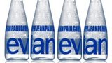Nowa kolekcja opakowań luksusowej wody Evian