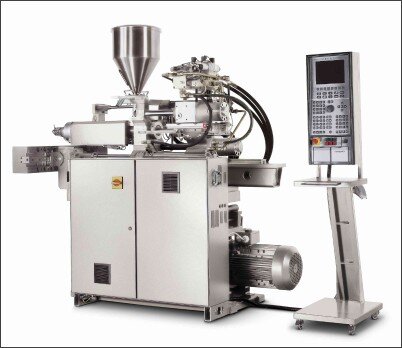 Demag Plastics Group na Plastpol 2005