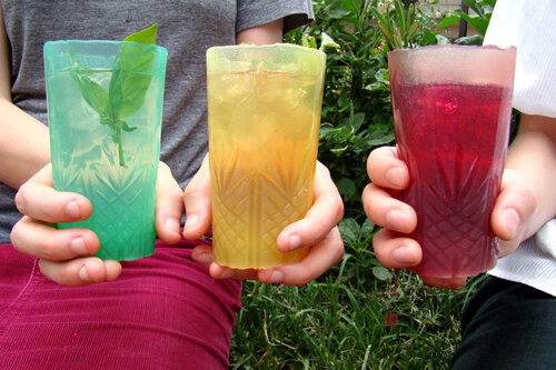 Jell-O eatable cups. A waste-free disposable packaging
