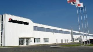 Bridgeston stawia fabrykę