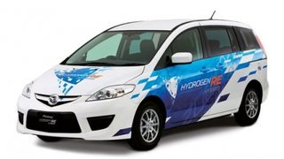Mazda odważnie sięga po b