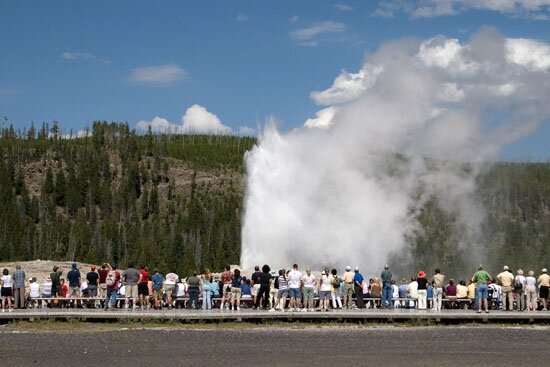Zużyte opakowania z tworzyw wykorzystywane w parku Yellowstone