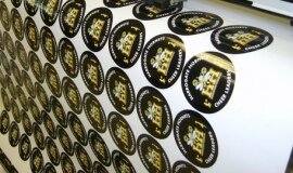 Functional self-adhesive labels for the food and beverage market