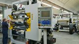 Flexible extruders for thermoforming sheet lines on the advance