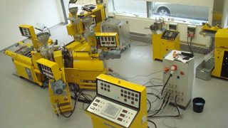 Labtech w Laboratorium Tw