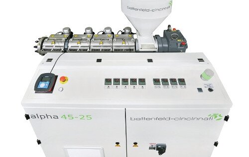 All extruders from the alpha series are easy to operate and equipped with remote control