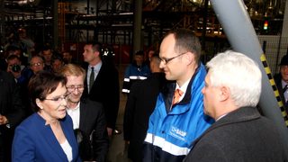 Premier Kopacz w fabryce 