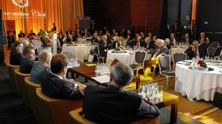 Konferencja chemiczna z m